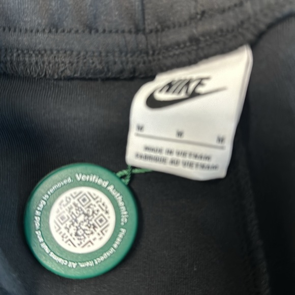 Nike Tek Black pants - Picture 2 of 4